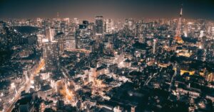 人物のいない日本の都市夜景を写した常葉大学附属常葉高校2027年度入試解説のサムネイル