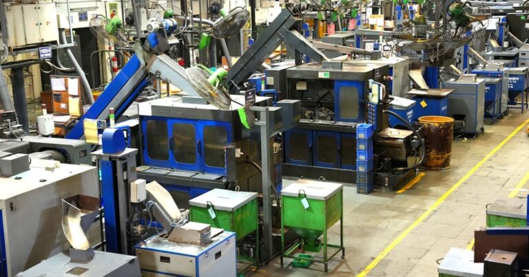 人物のいない自動車製造設備を写した豊田工科高校2027年度入試解説のサムネイル